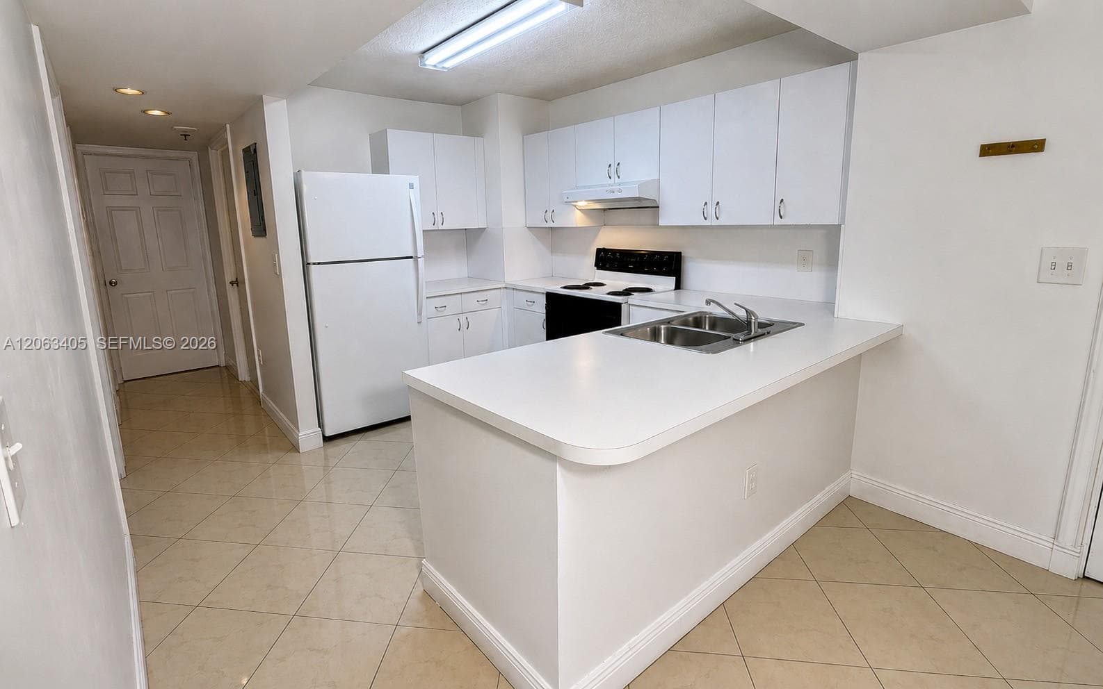 CASA GRANDE I TOWERS COND · #1403 in Miami - Photo 6