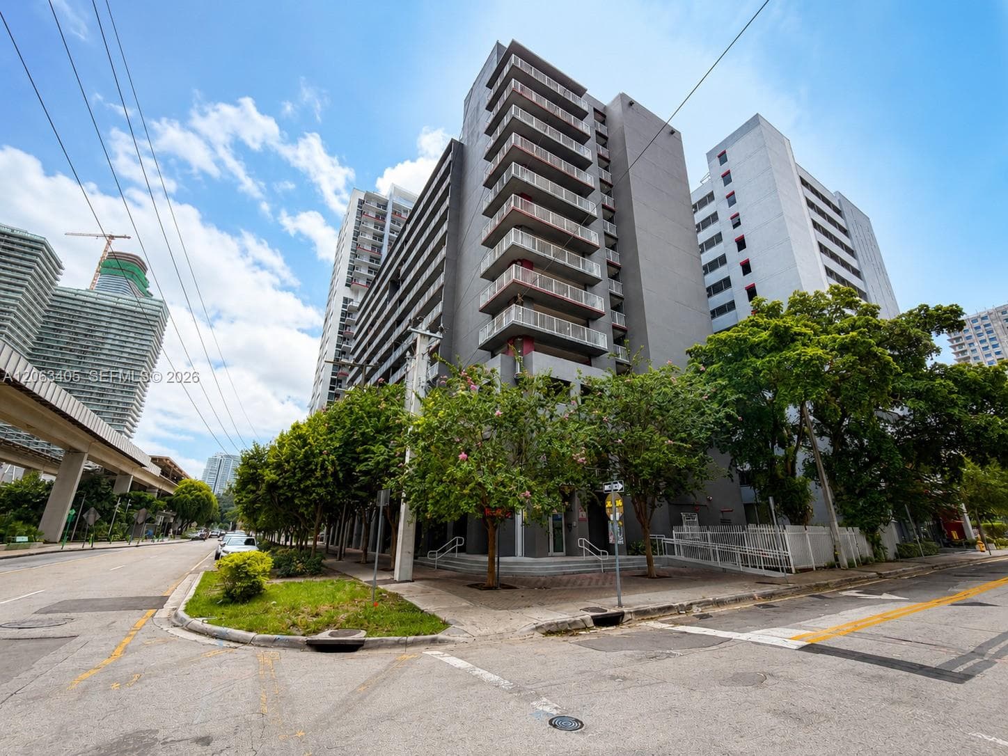 CASA GRANDE I TOWERS COND · #1403 in Miami - Photo 1