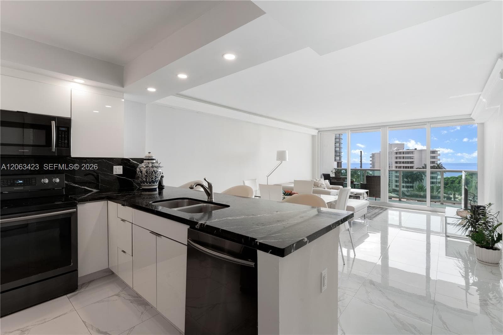 Arlen House East · #709 in Sunny Isles Beach - Photo 4