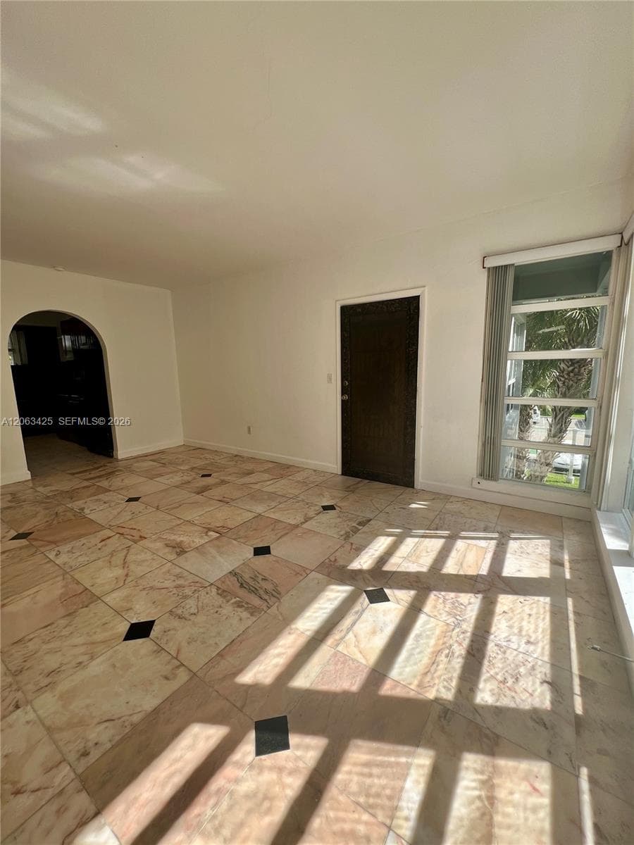 Dorbe Gardens Condo · #6 in Bay Harbor Islands - Photo 2