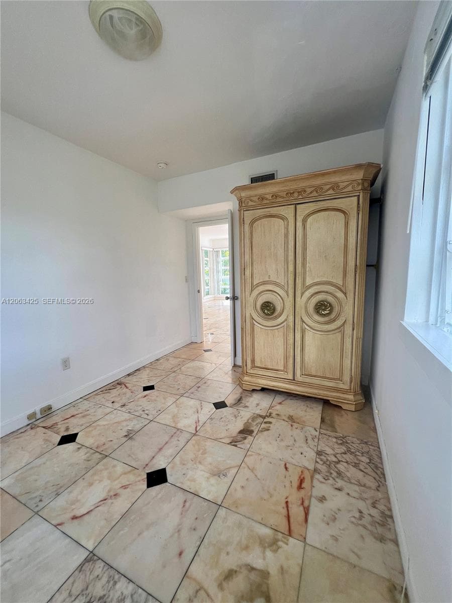 Dorbe Gardens Condo · #6 in Bay Harbor Islands - Photo 6