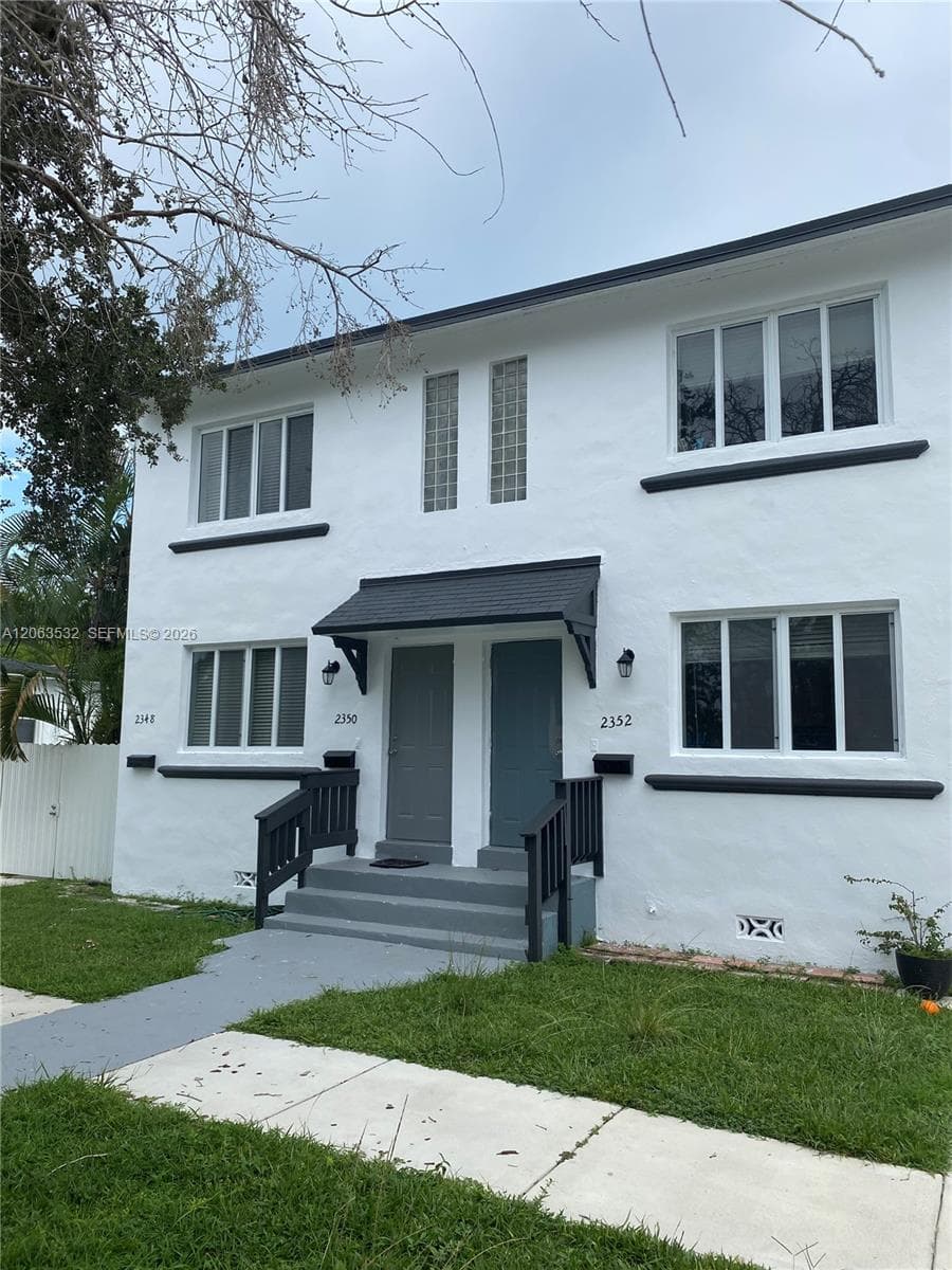 2352 SW 26th Ln photo 1