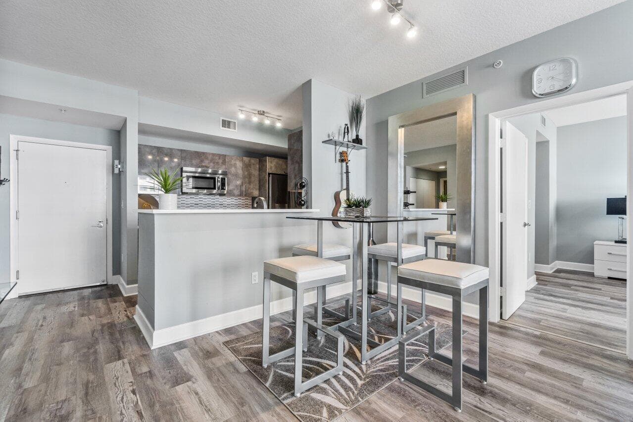 Dining Room and Breakfast Bar Areas