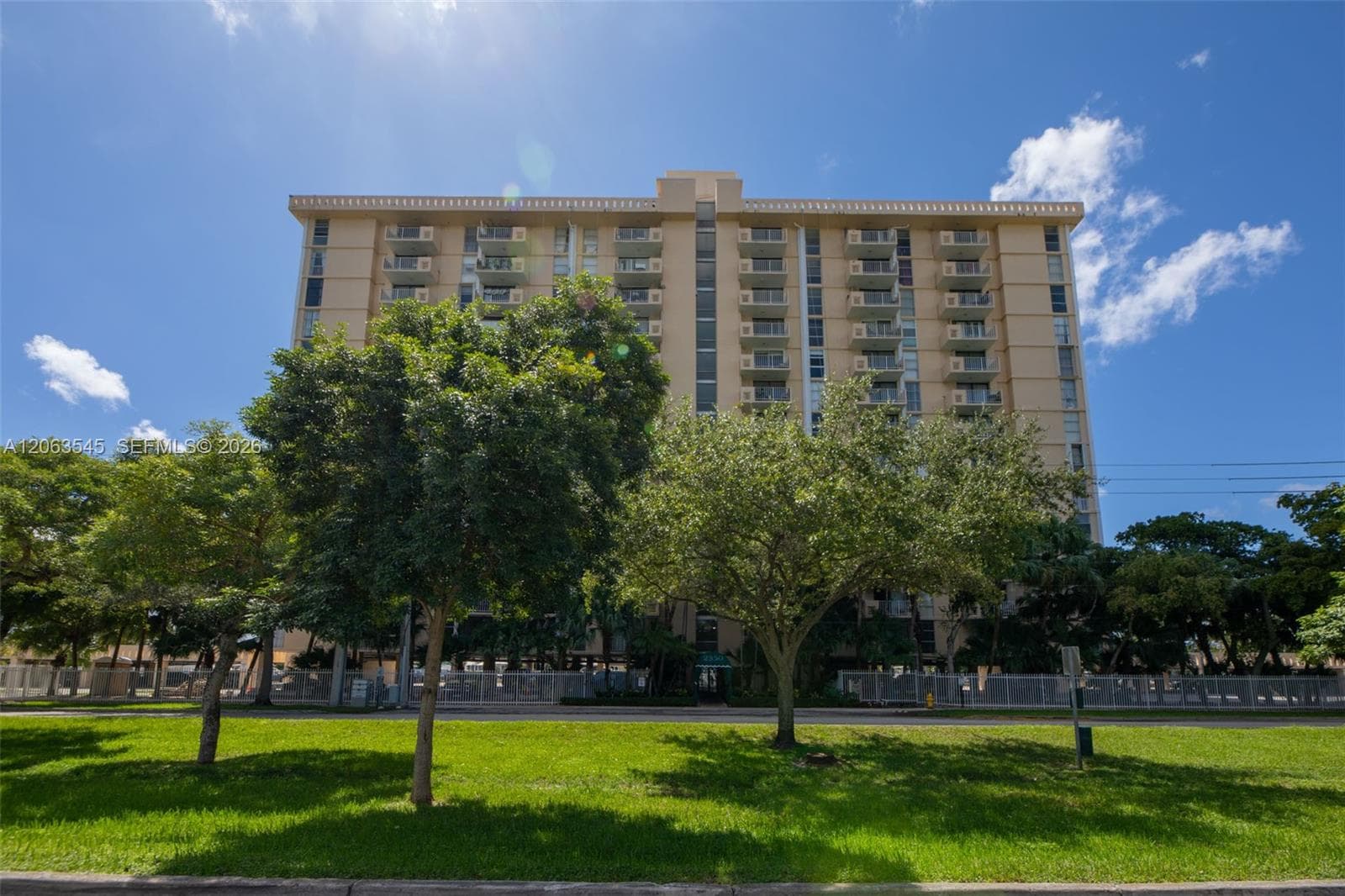 VECINO DEL MAR CONDO · #1503 in North Miami - Photo 14