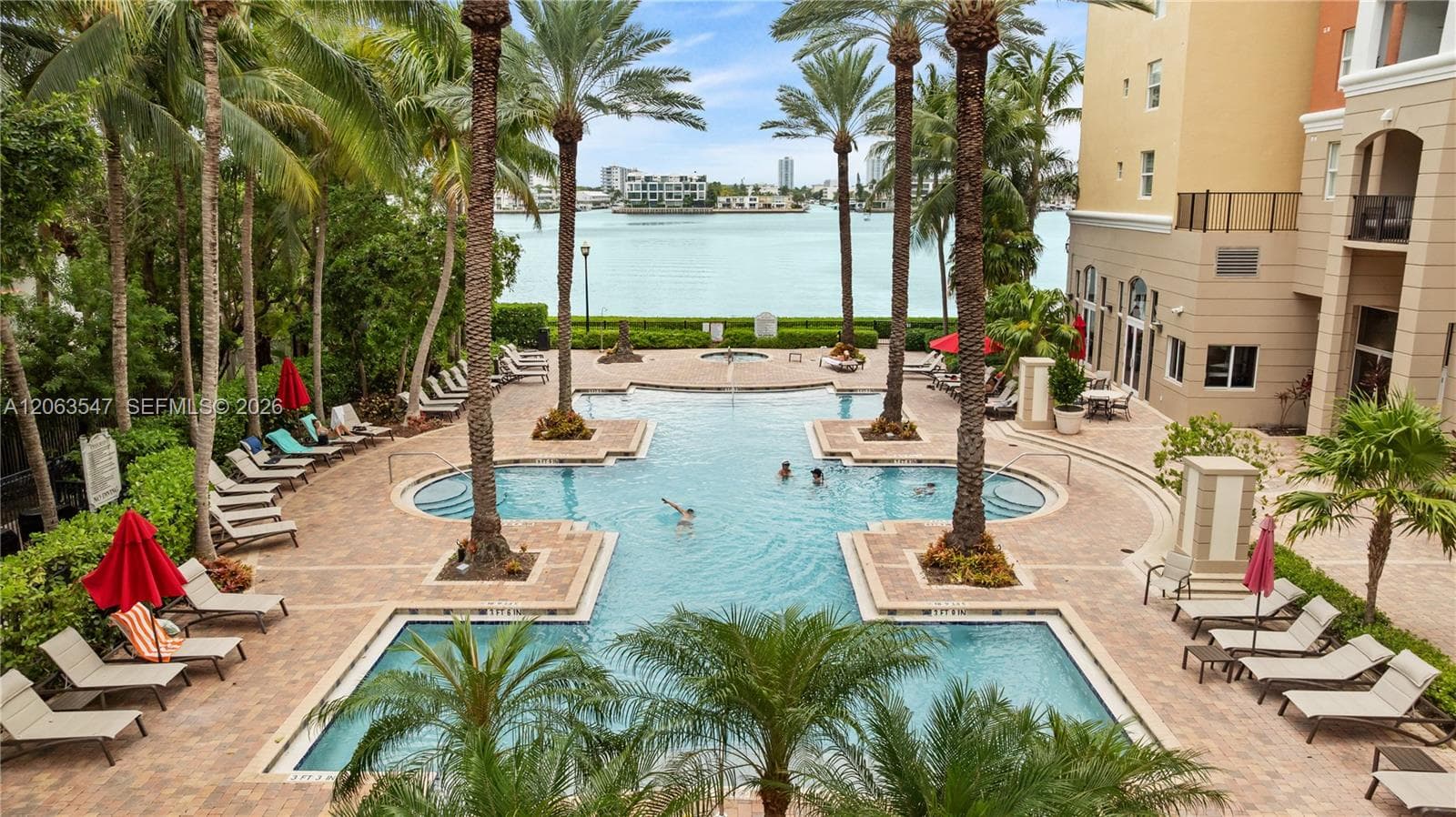 Porto Bellagio · #1210 in Sunny Isles Beach - Photo 17