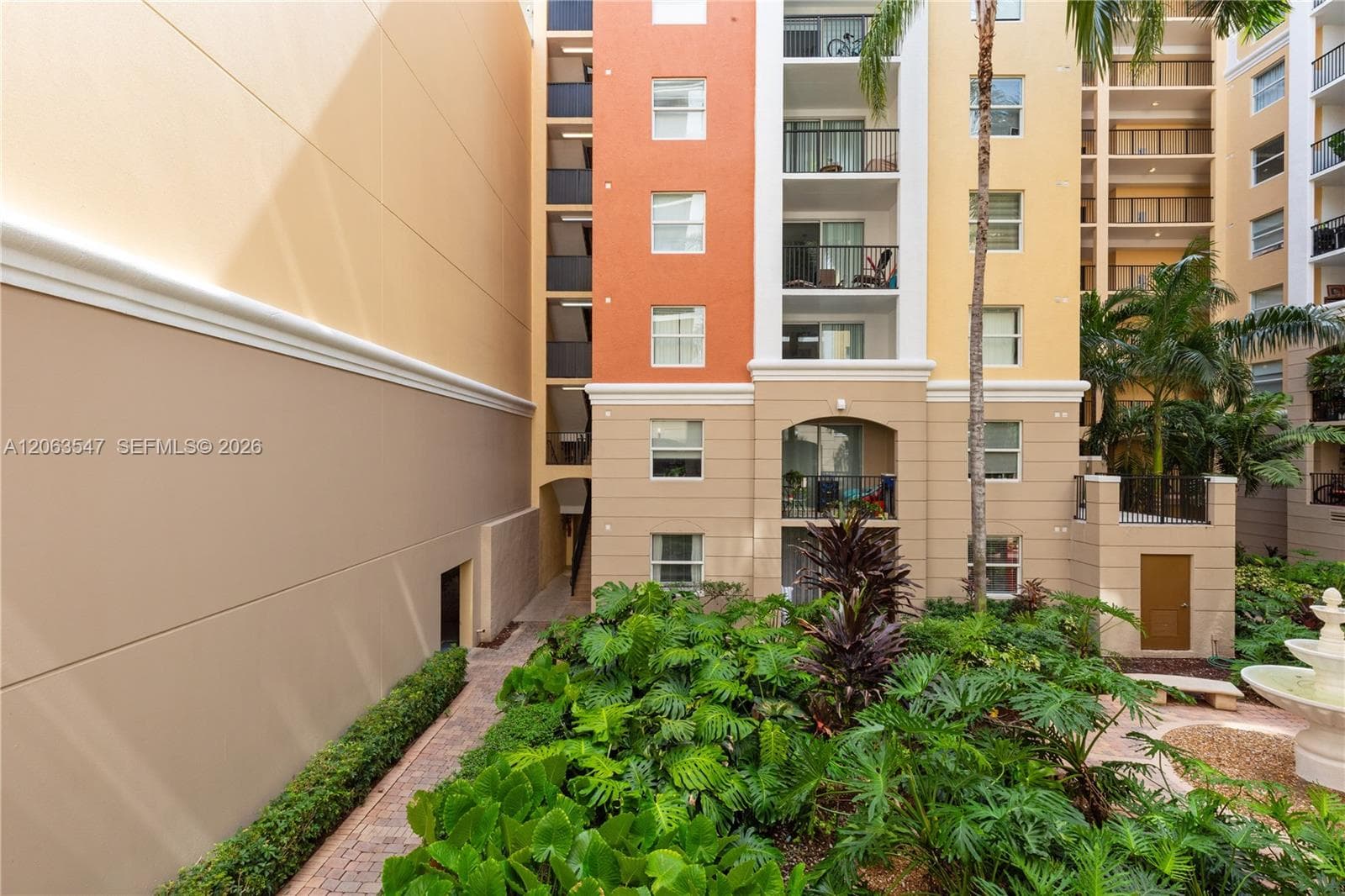 Porto Bellagio · #1210 in Sunny Isles Beach - Photo 12