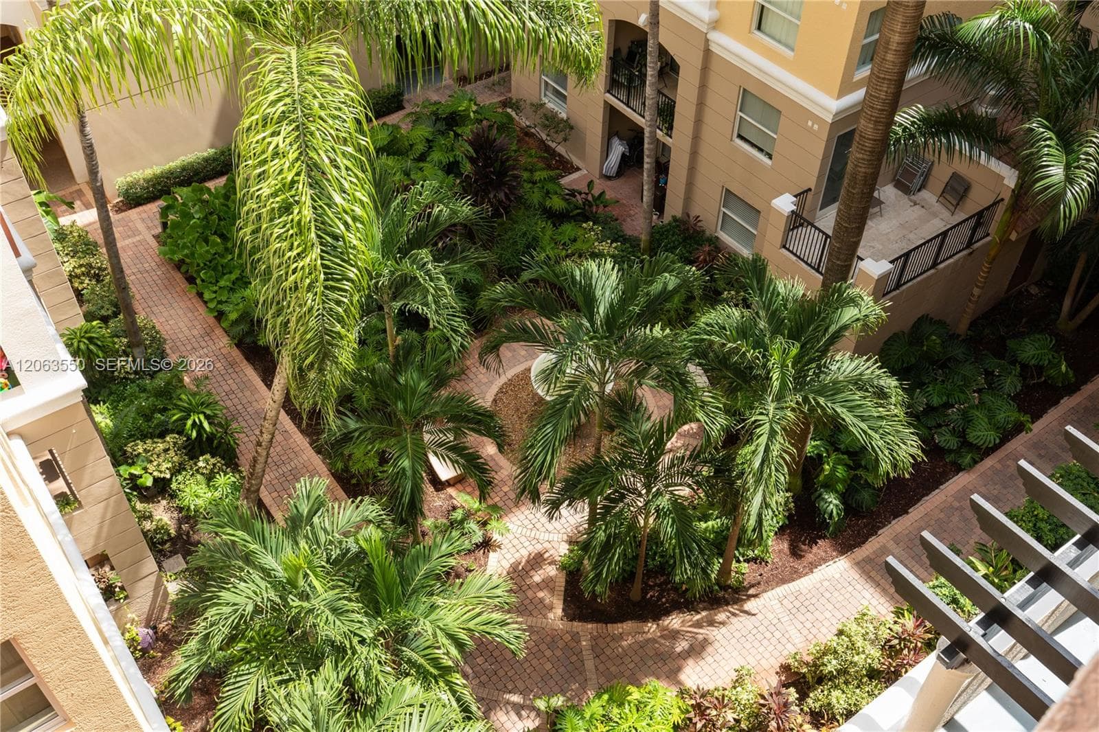 Porto Bellagio · #1712 in Sunny Isles Beach - Photo 23