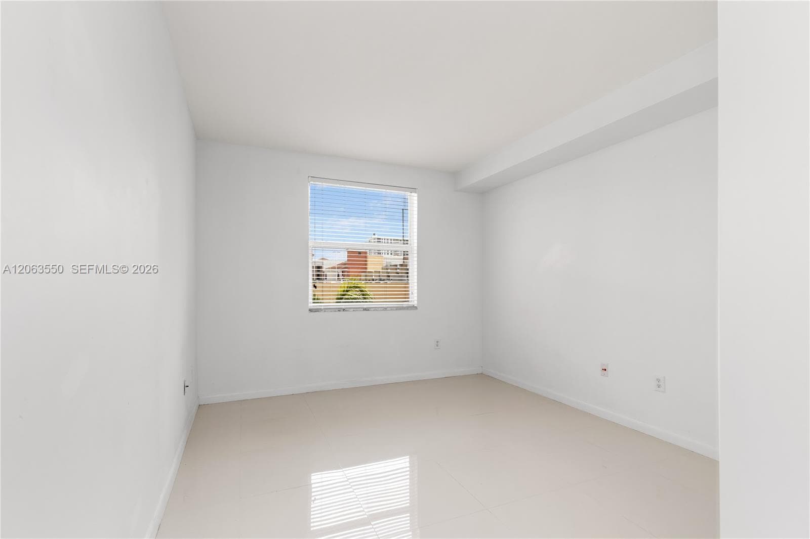 Porto Bellagio · #1712 in Sunny Isles Beach - Photo 32