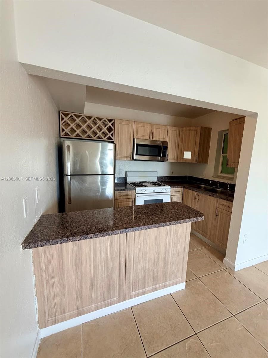 MARBELLA CONDO · #304 in North Miami - Photo 5
