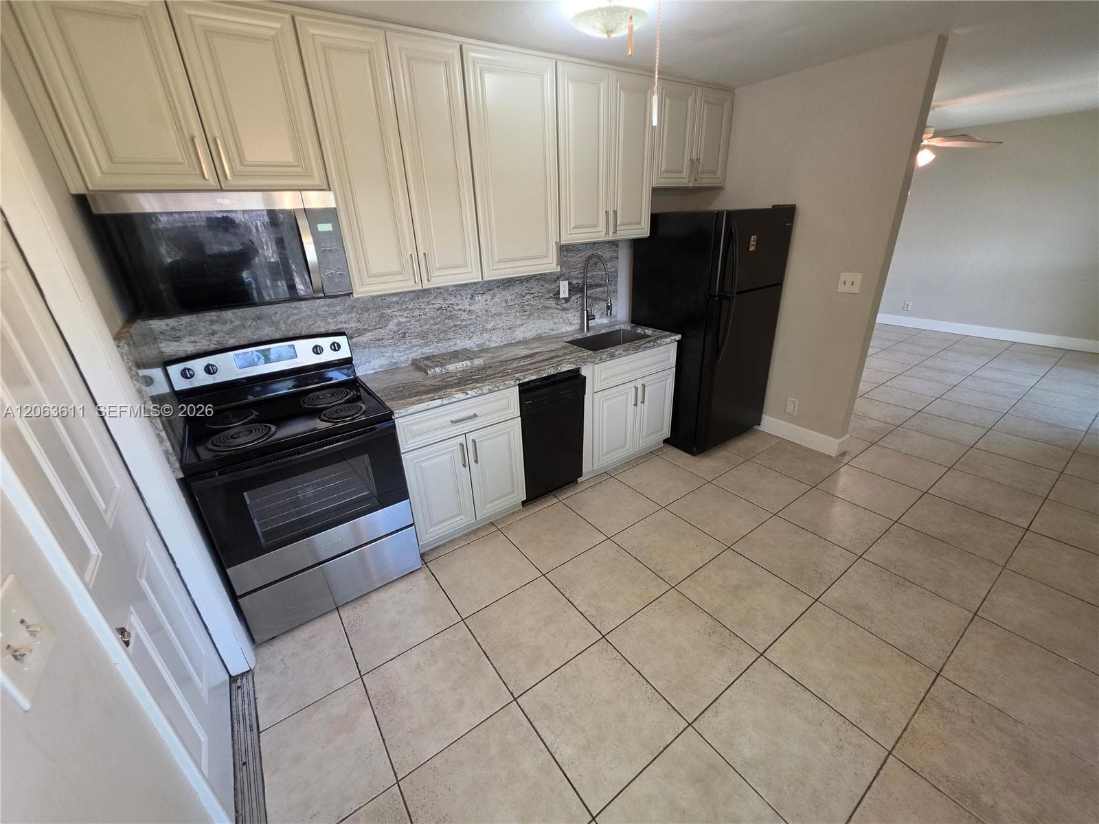 BOCA RATONE HGHTS · #. in Boca Raton - Photo 9