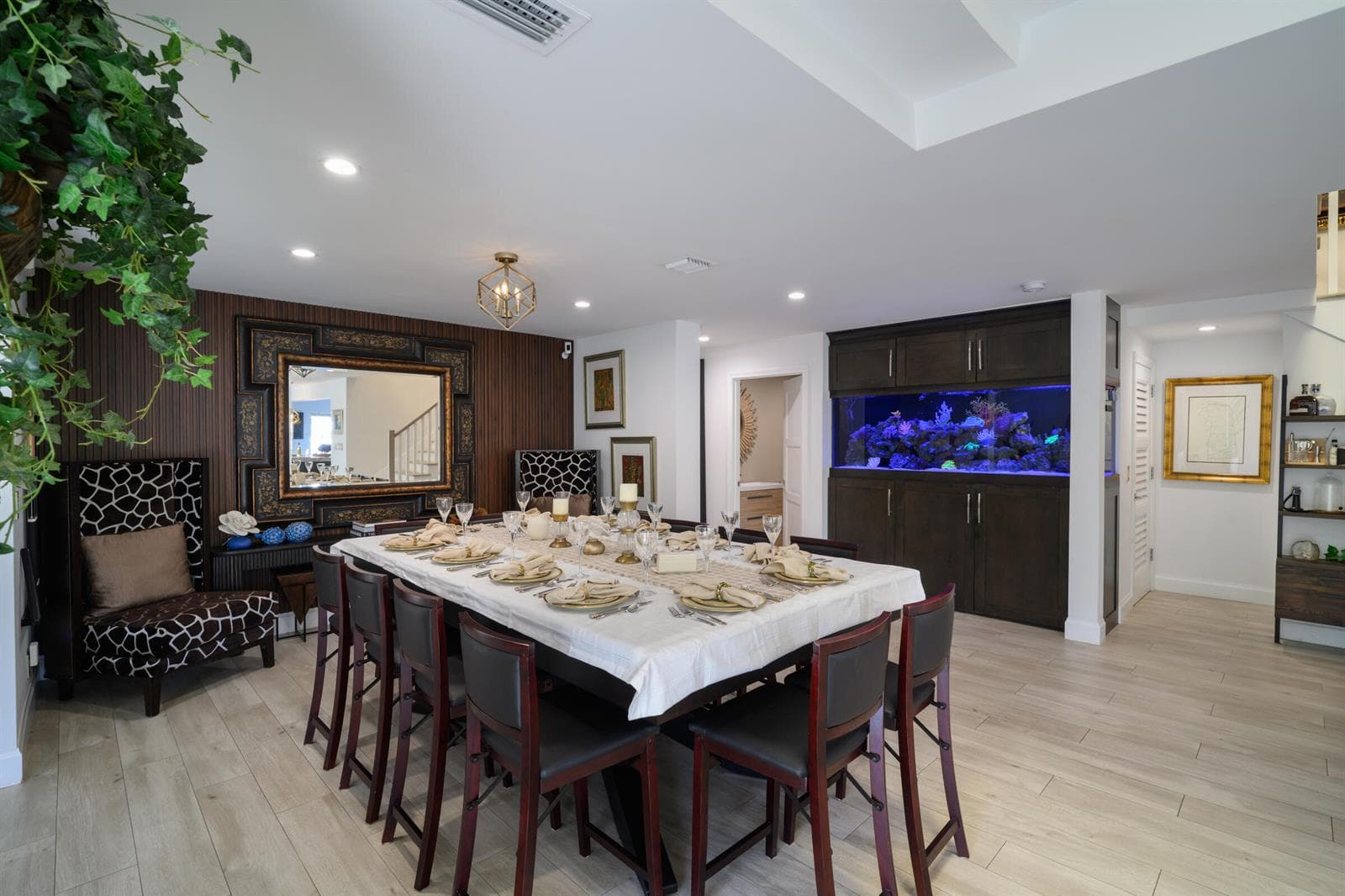 Formal dining for 10