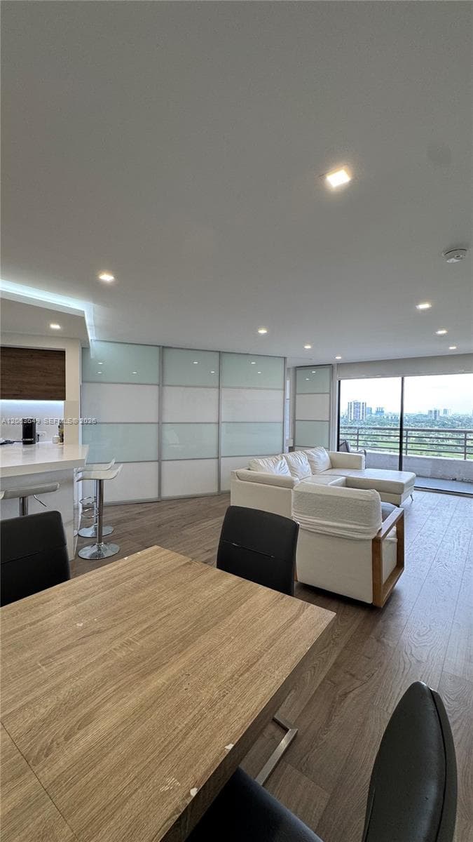PARC CENTRAL AVENTURA SOU · #1610 in Aventura - Photo 3