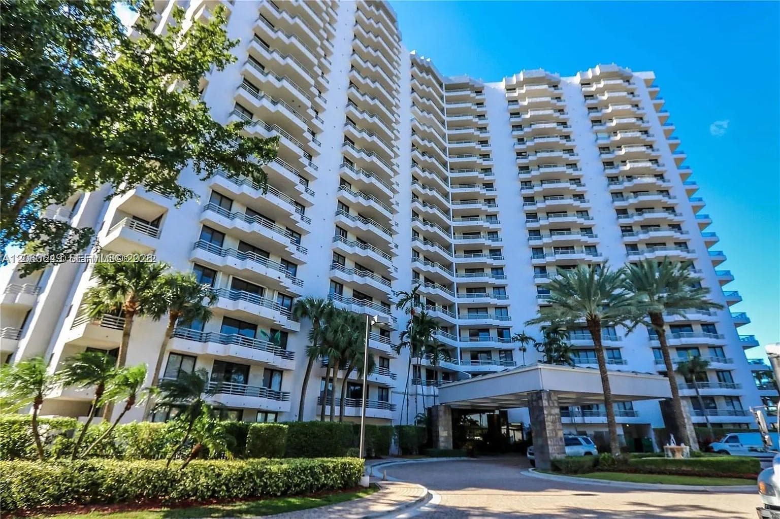 PARC CENTRAL AVENTURA SOU · #1610 in Aventura - Photo 28