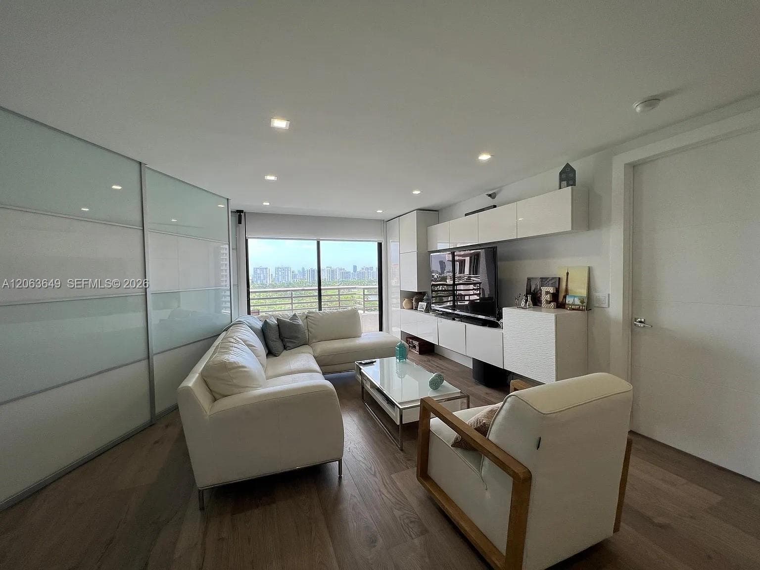 PARC CENTRAL AVENTURA SOU · #1610 in Aventura - Photo 5