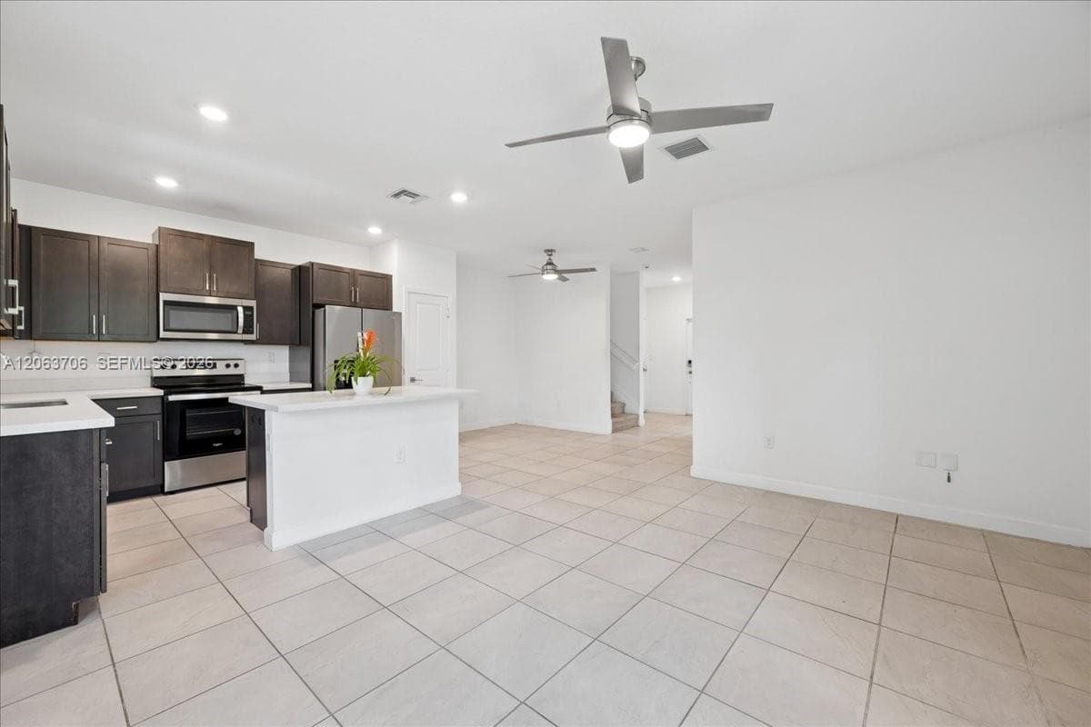 2478 SE 10th Ct photo 6