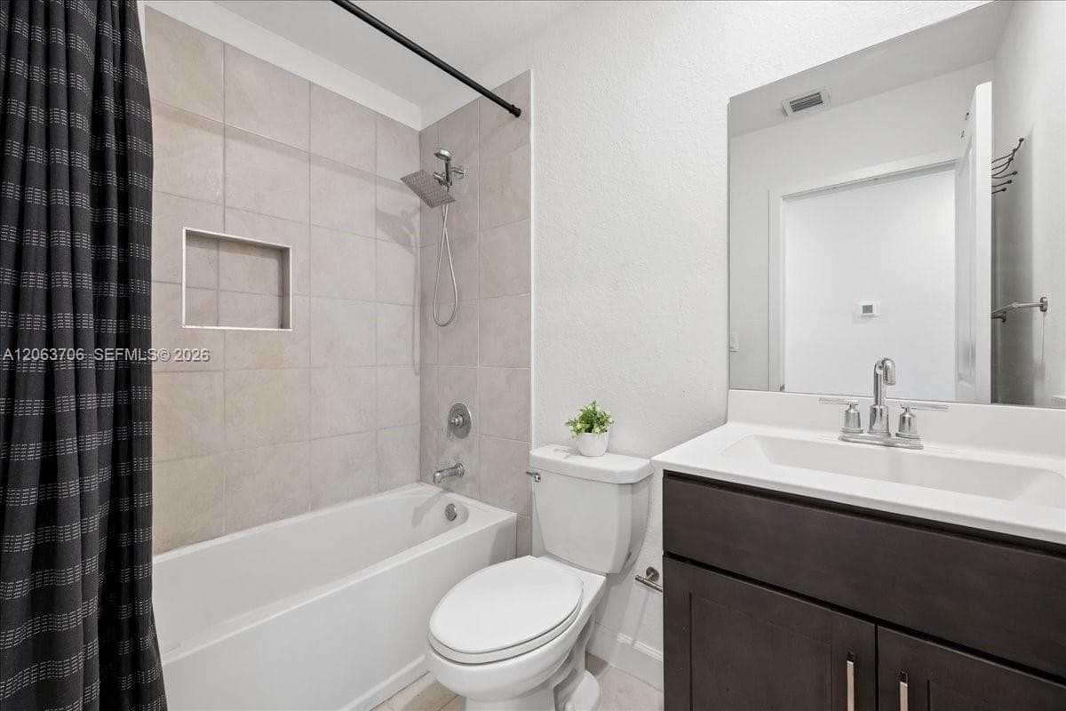2478 SE 10th Ct photo 15