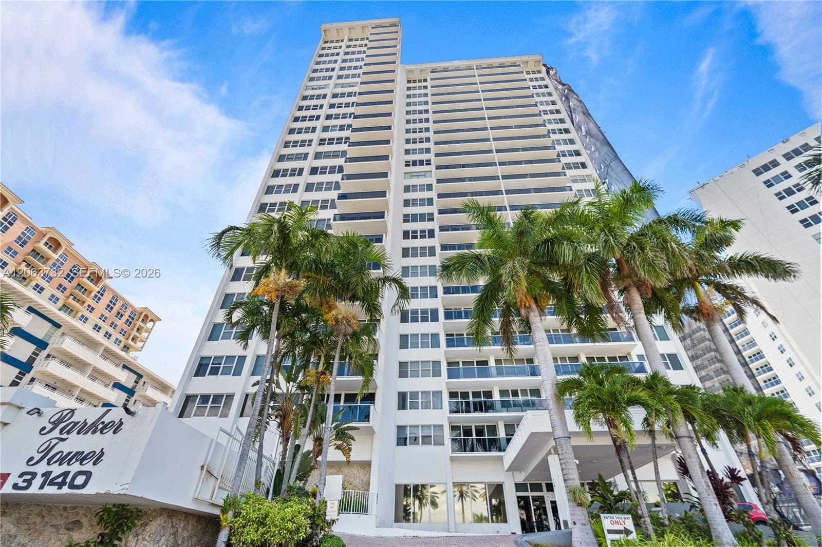 PARKER TOWER CONDO · #911 in Hallandale Beach - Photo 2