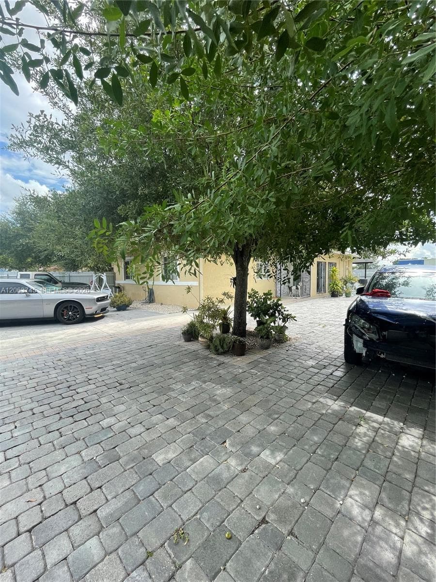 20764 NW 31st Ave photo 2