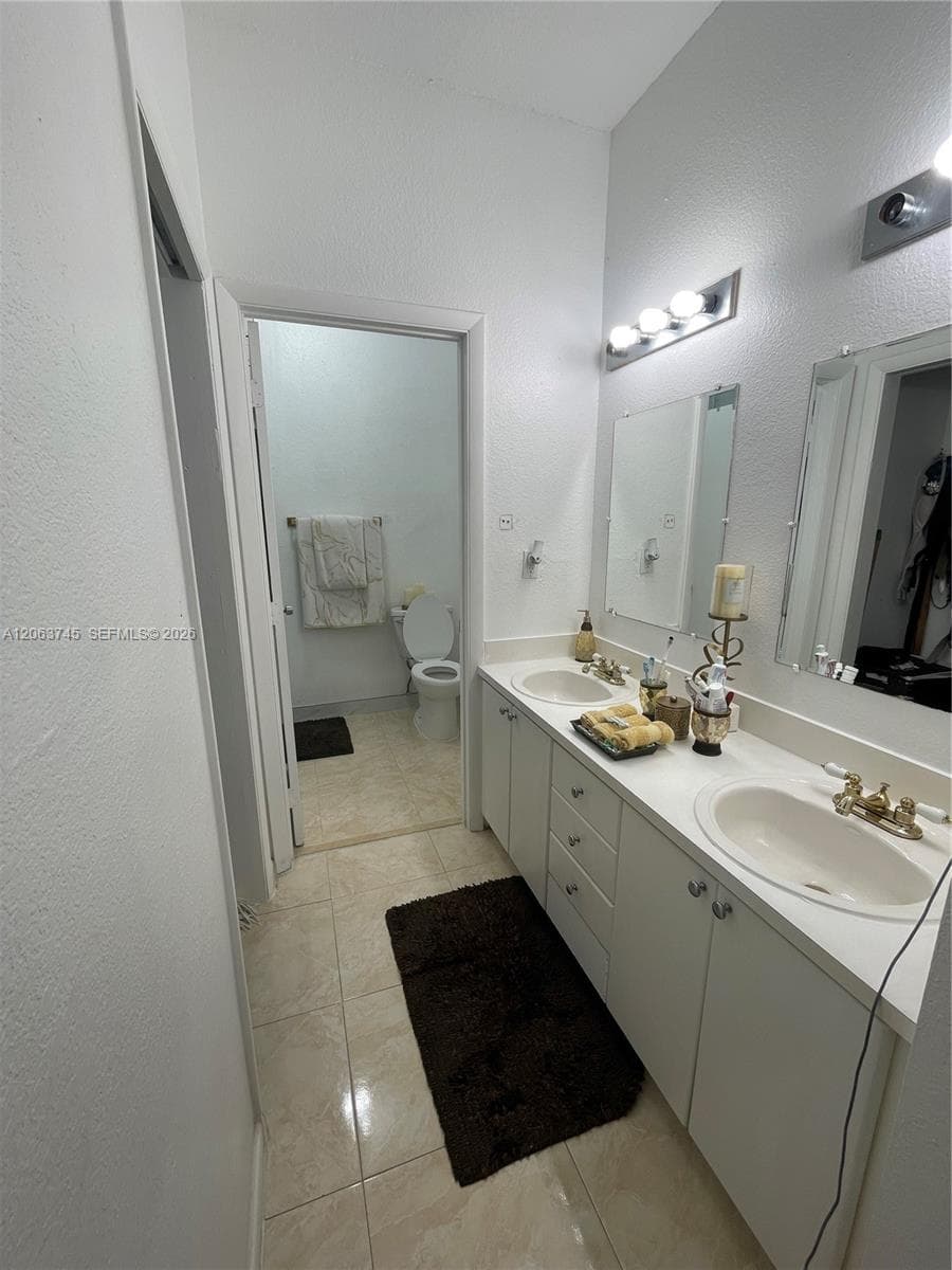 20764 NW 31st Ave photo 10