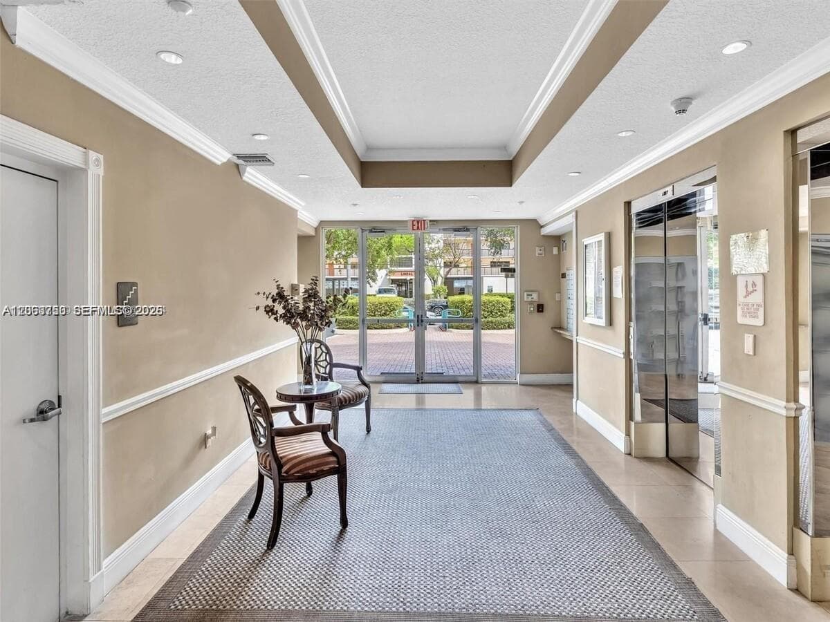 HALLANDALE BEACH PRIVATE · #409 in Hallandale Beach - Photo 10