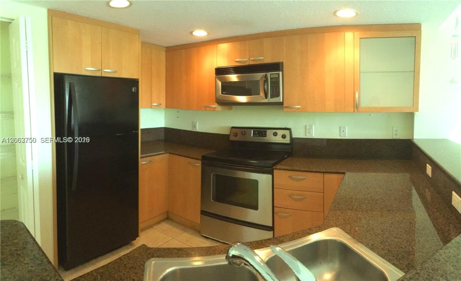 HALLANDALE BEACH PRIVATE · #409 in Hallandale Beach - Photo 14