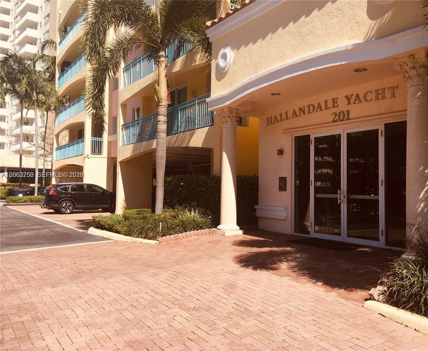 HALLANDALE BEACH PRIVATE · #409 in Hallandale Beach - Photo 8