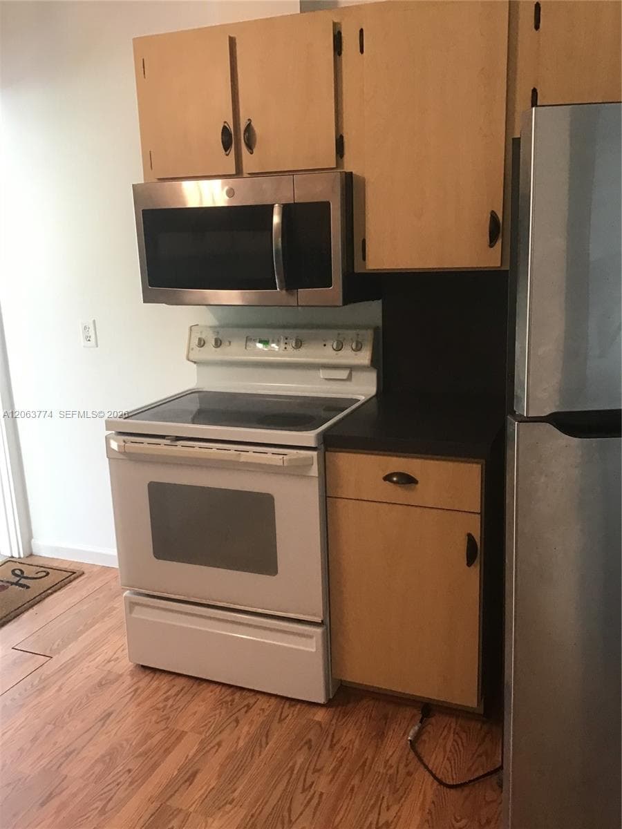 429 49th St photo 6