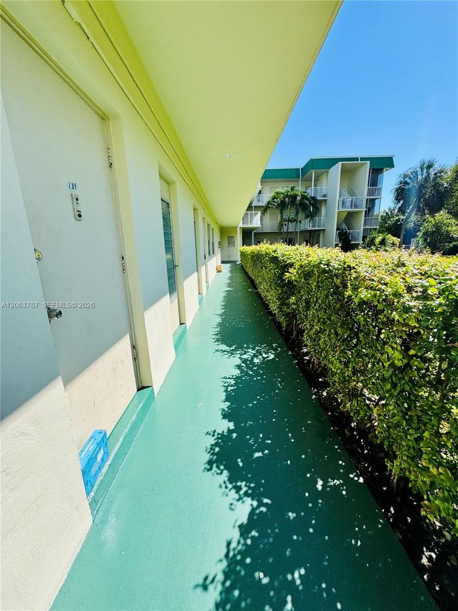 Seventeen Green Condo · #130 in Hallandale Beach - Photo 1