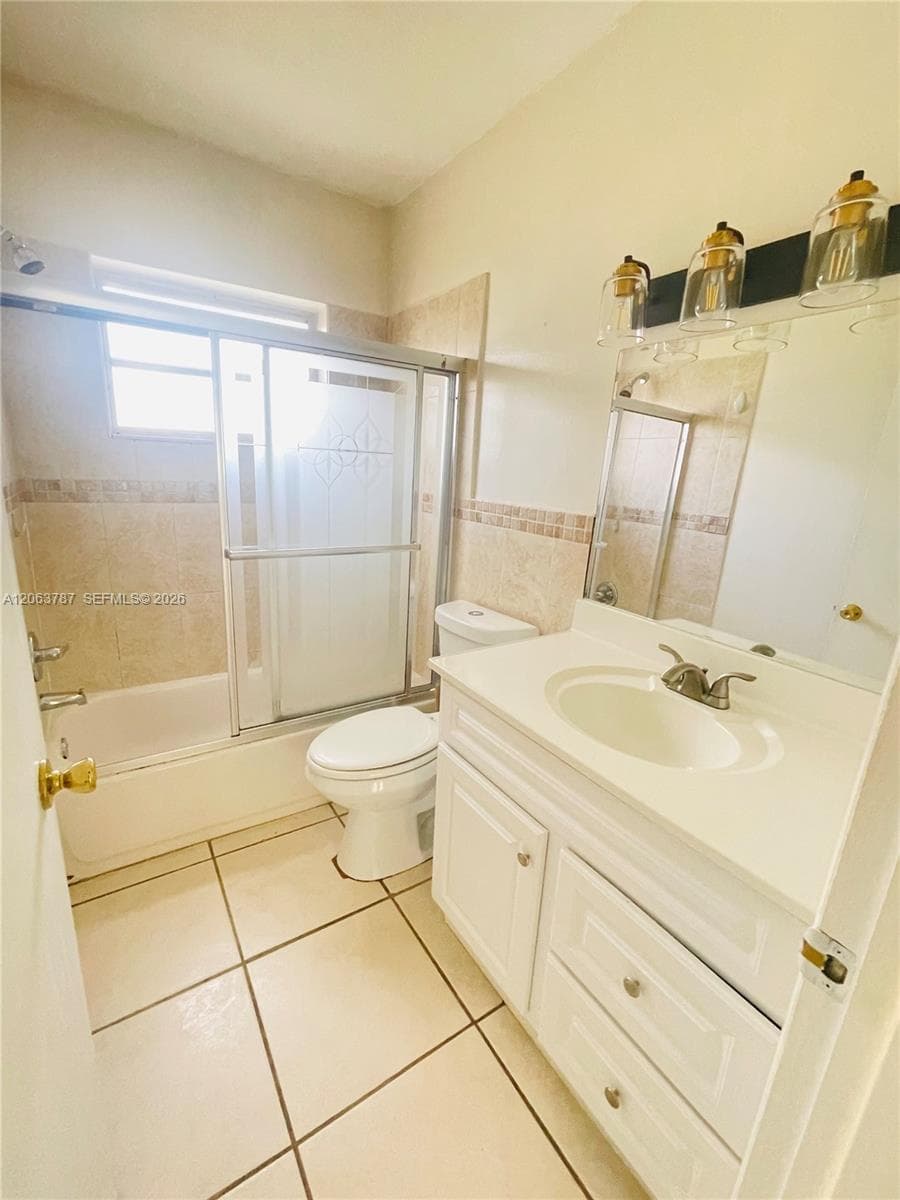 Seventeen Green Condo · #130 in Hallandale Beach - Photo 15
