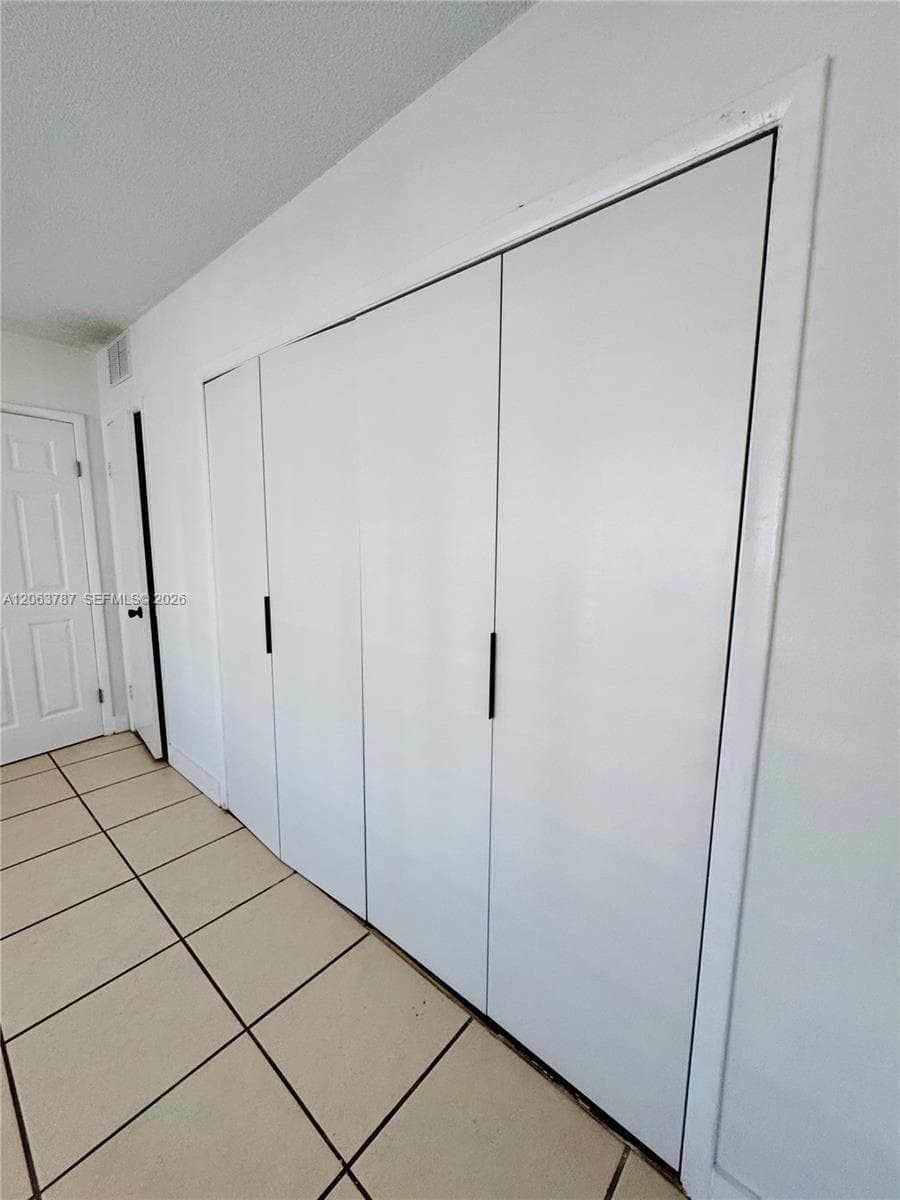 Seventeen Green Condo · #130 in Hallandale Beach - Photo 11