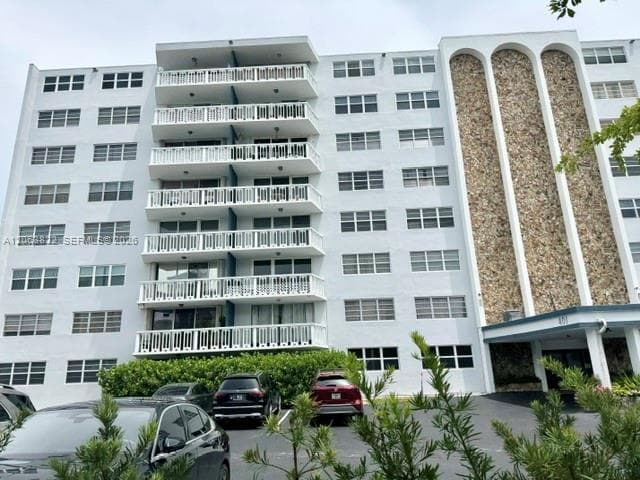 HALLANDALE TOWERS EAST · #602 in Hallandale Beach - Photo 22