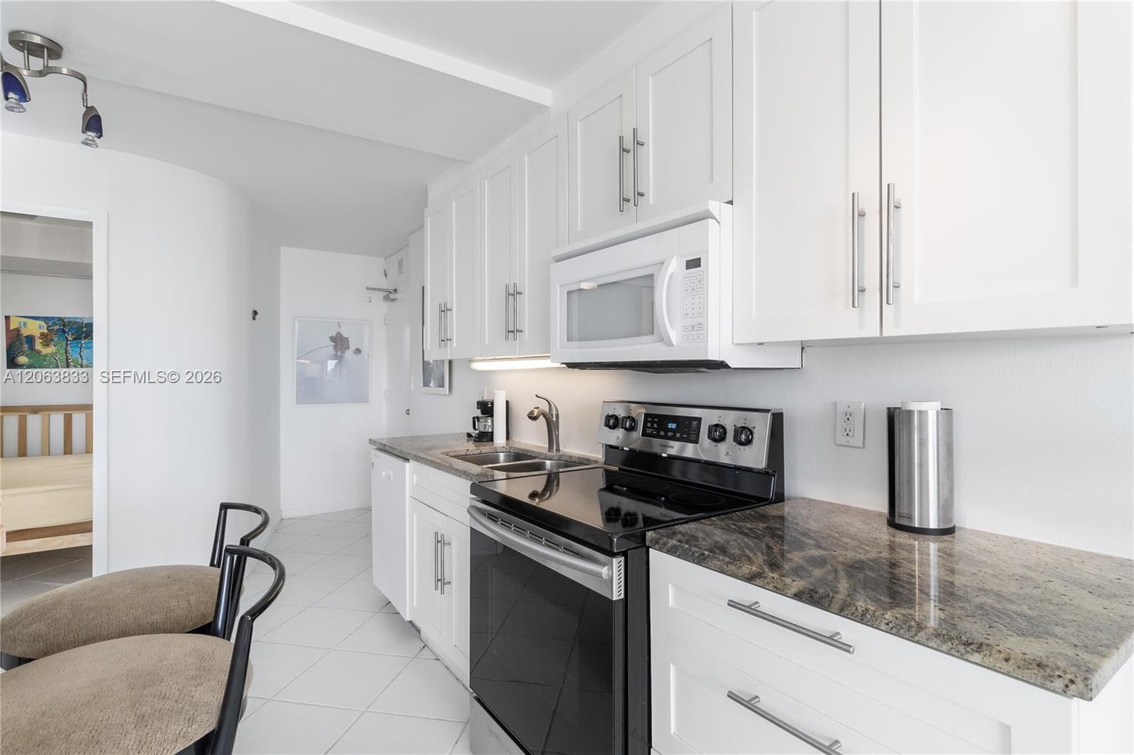 THE PRESIDENTIAL CONDO · #316 in Miami Beach - Photo 5