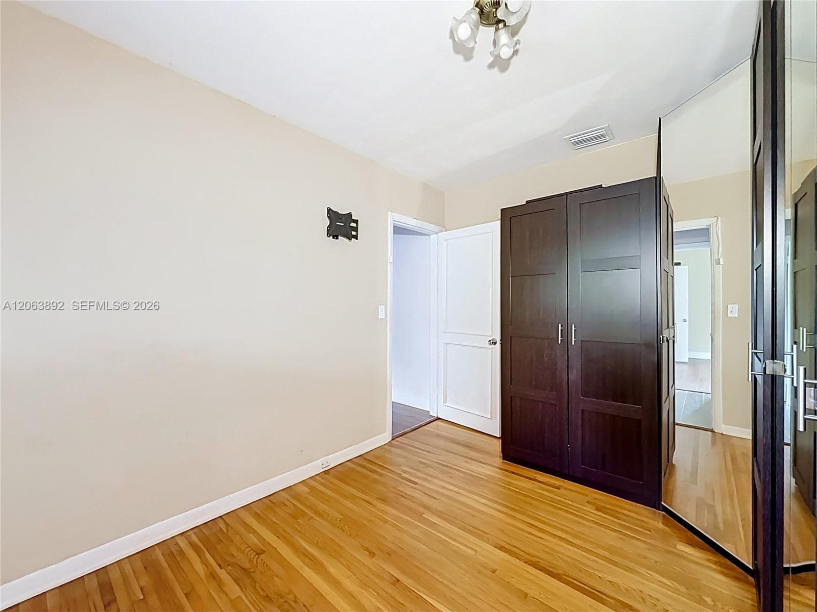 145 W 57th St photo 31