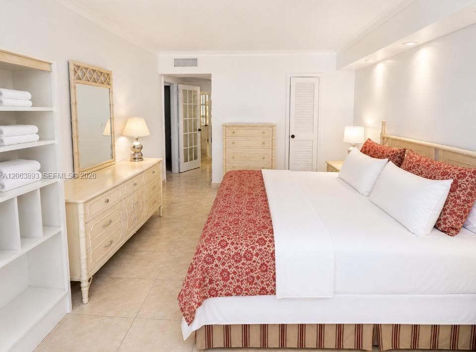 PRINCIPAL BEDROOM  WITH TWO WALK-IN CLOSETS, DRESSING AREA AND BATHROOM SUITE