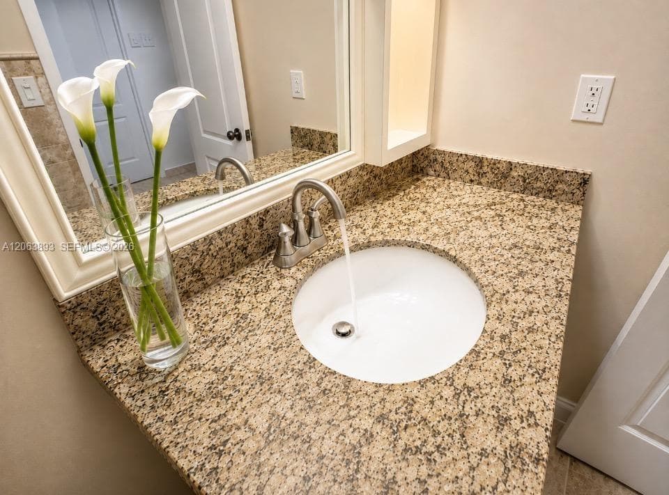 PRINCIPAL BATHROOM  COUNTER DETAIL