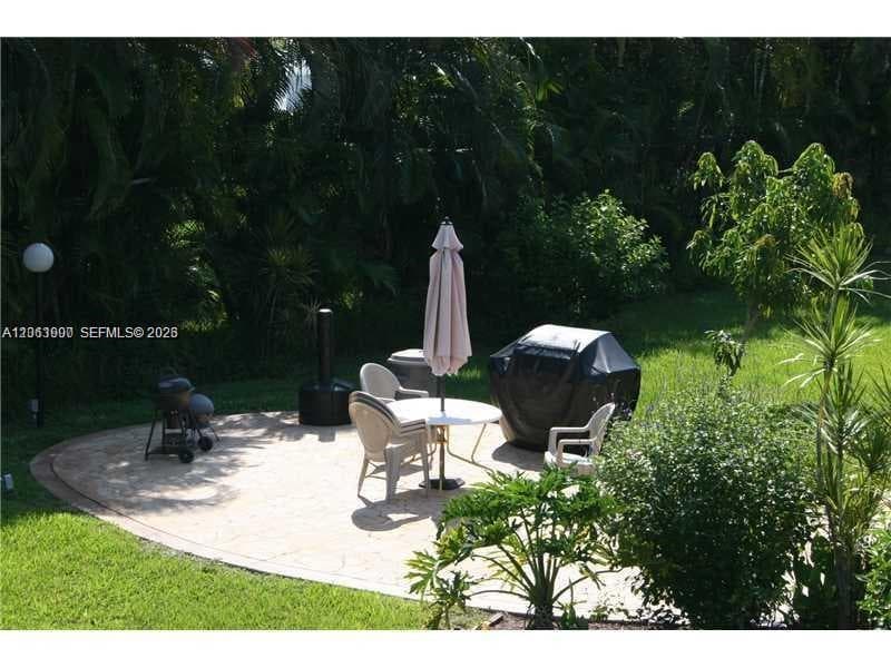 TOWN & COUNTRY APTS CONDO · #207 in Hollywood - Photo 3