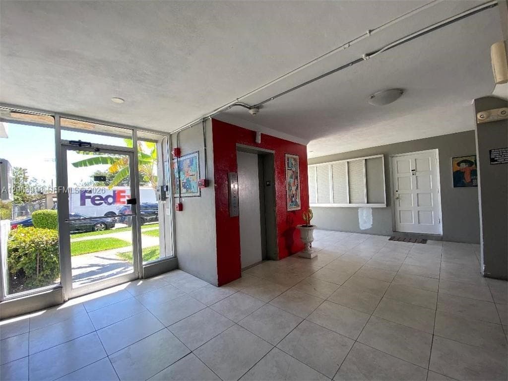 PLUNKETT CONDO APTS · #101 in Hollywood - Photo 2