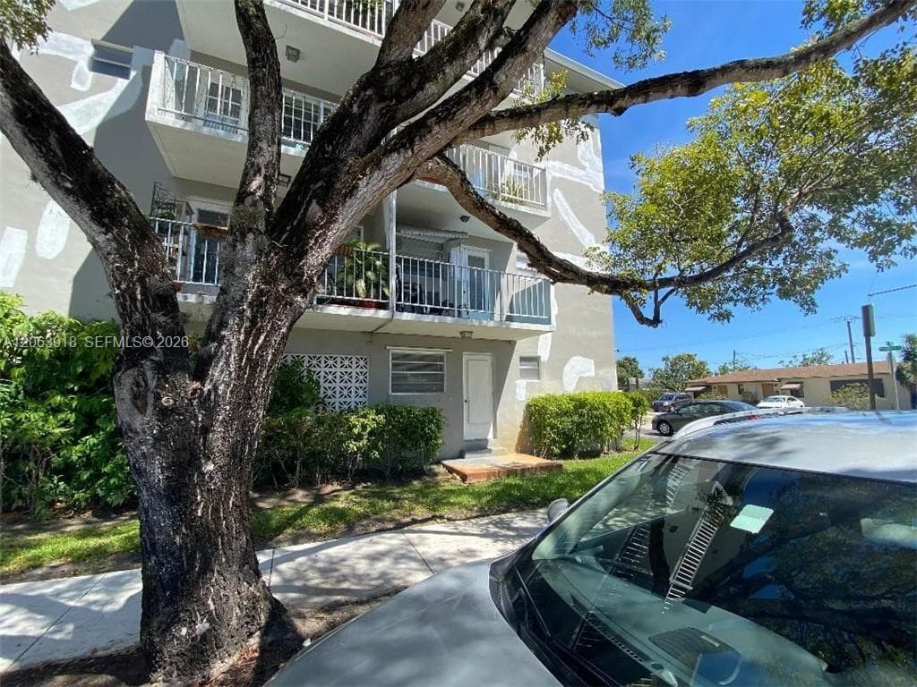 PLUNKETT CONDO APTS · #101 in Hollywood - Photo 17