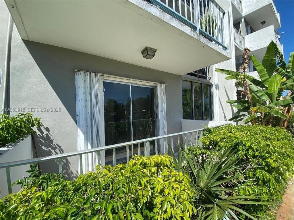PLUNKETT CONDO APTS · #101 in Hollywood - Photo 16