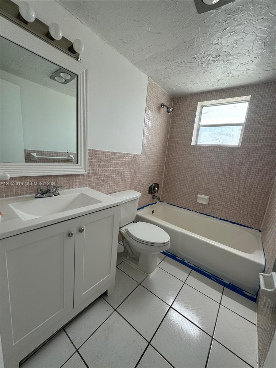 PLUNKETT CONDO APTS · #101 in Hollywood - Photo 12