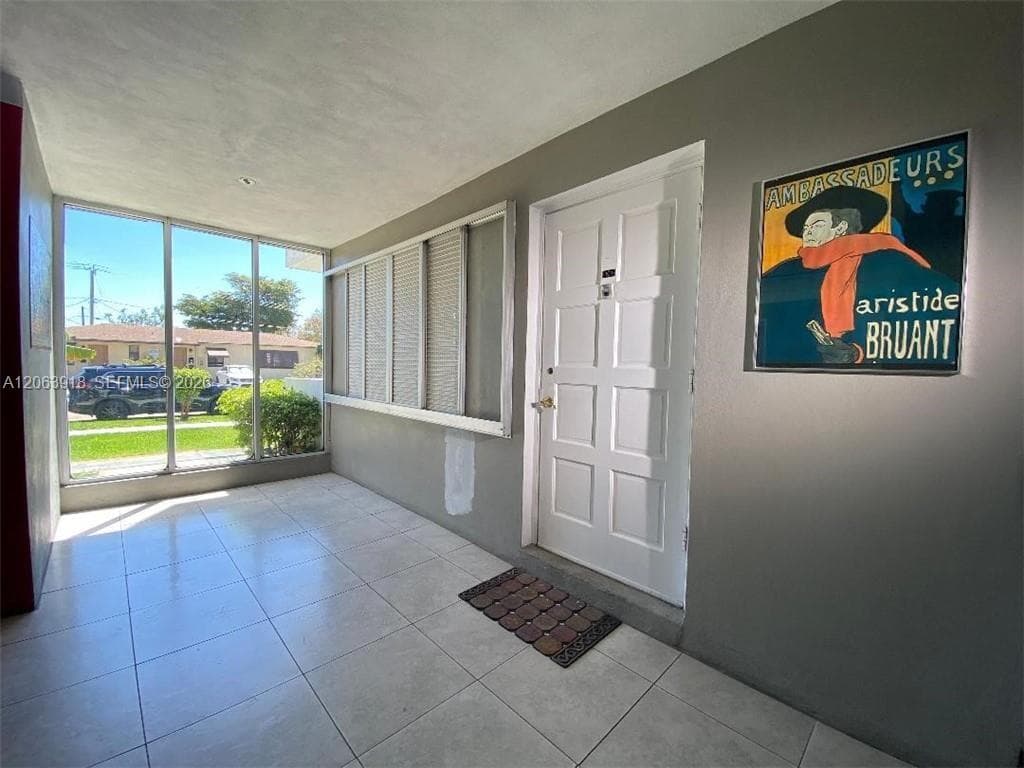 PLUNKETT CONDO APTS · #101 in Hollywood - Photo 3