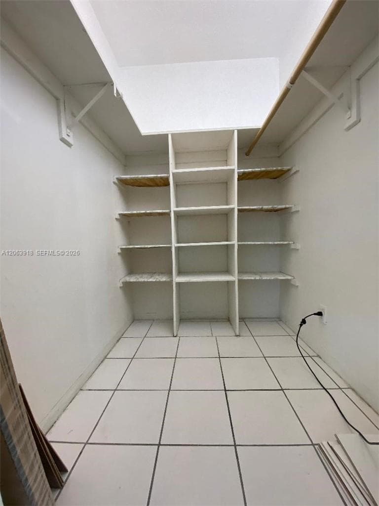 PLUNKETT CONDO APTS · #101 in Hollywood - Photo 14