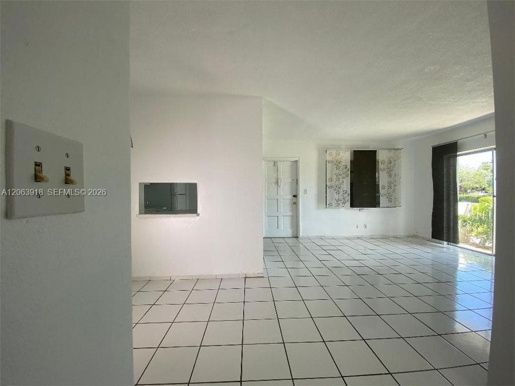 PLUNKETT CONDO APTS · #101 in Hollywood - Photo 4