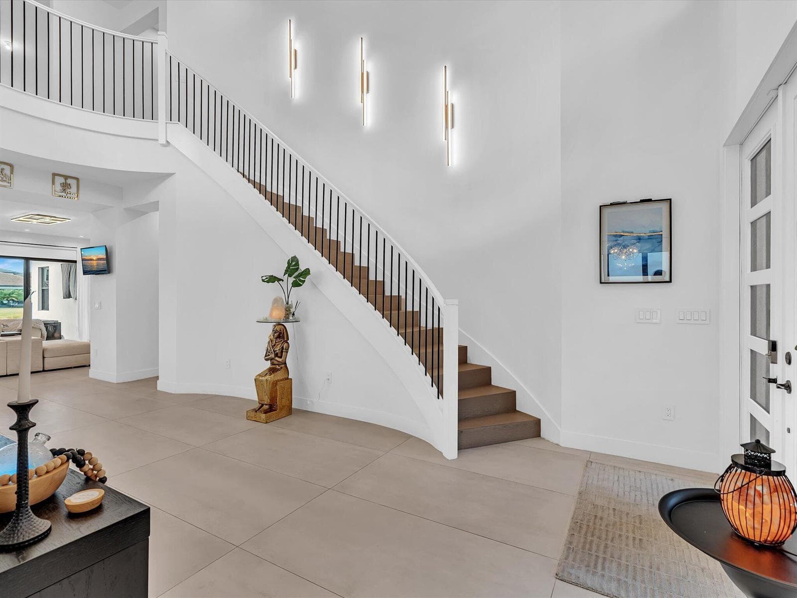 2 story foyer