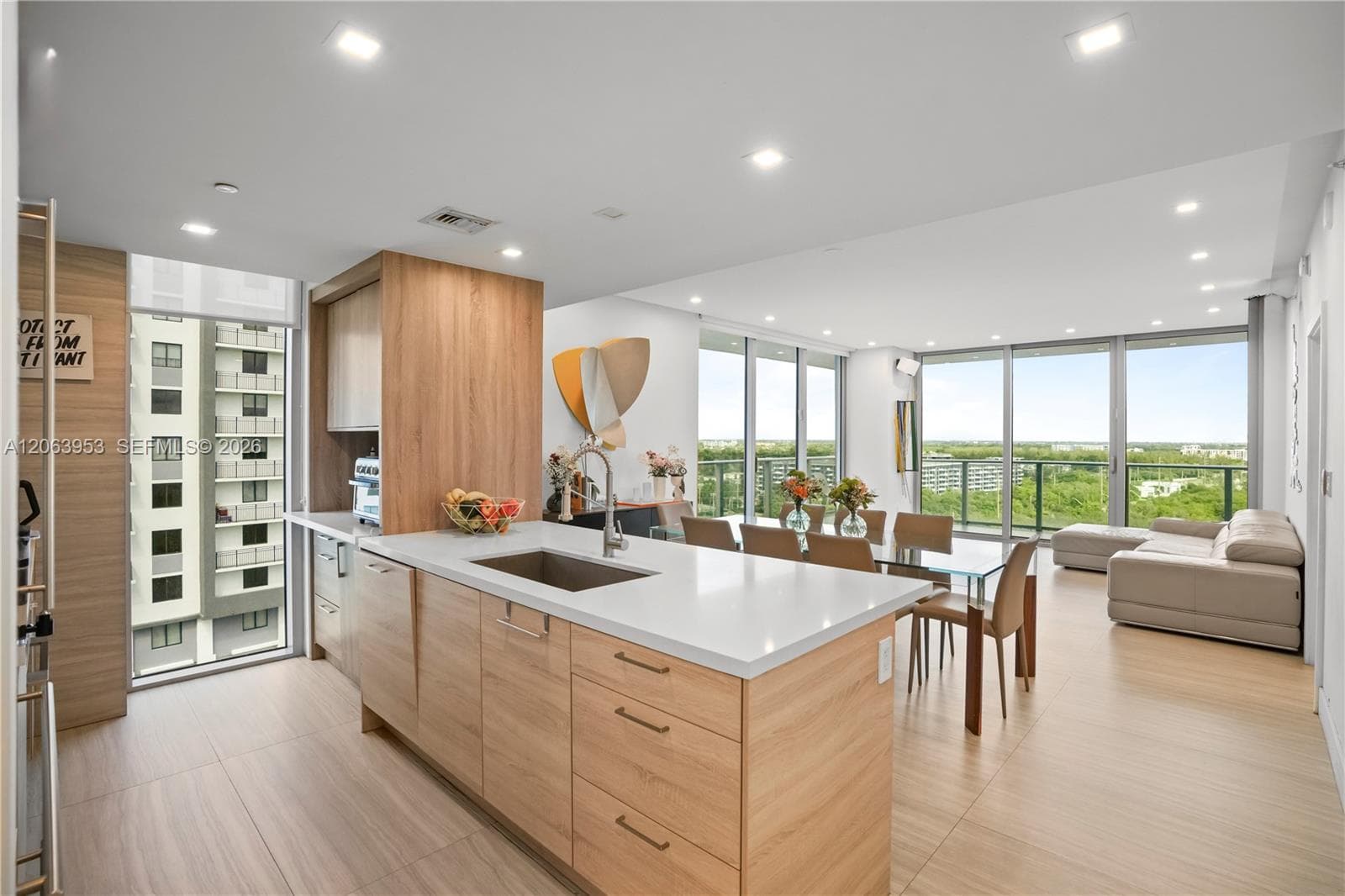 THE HARBOUR NORTH CONDO · #1601+2 Parkings in North Miami Beach - Photo 1