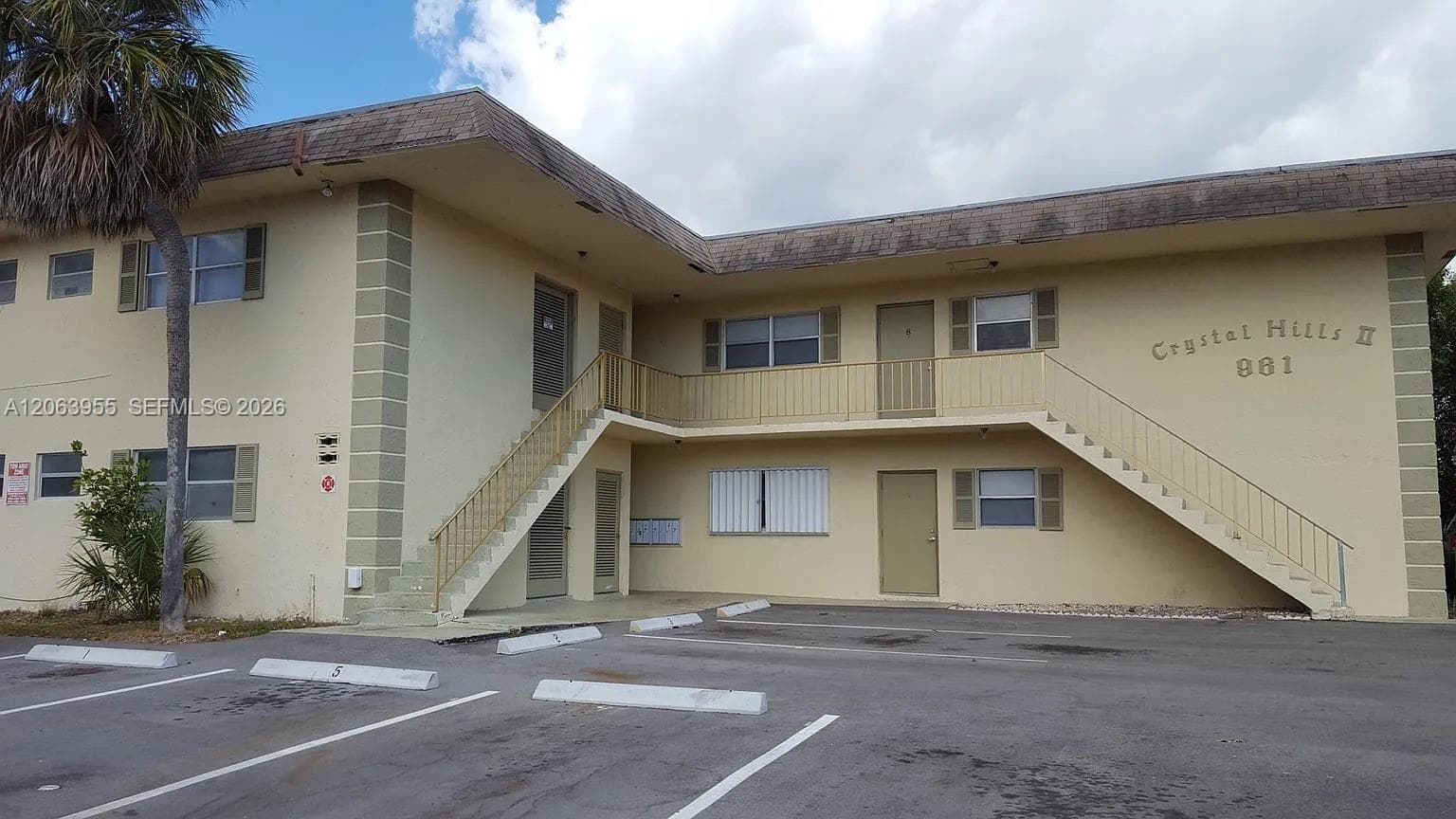 CRYSTAL HILLS II CONDO · #6 in Deerfield Beach - Photo 1