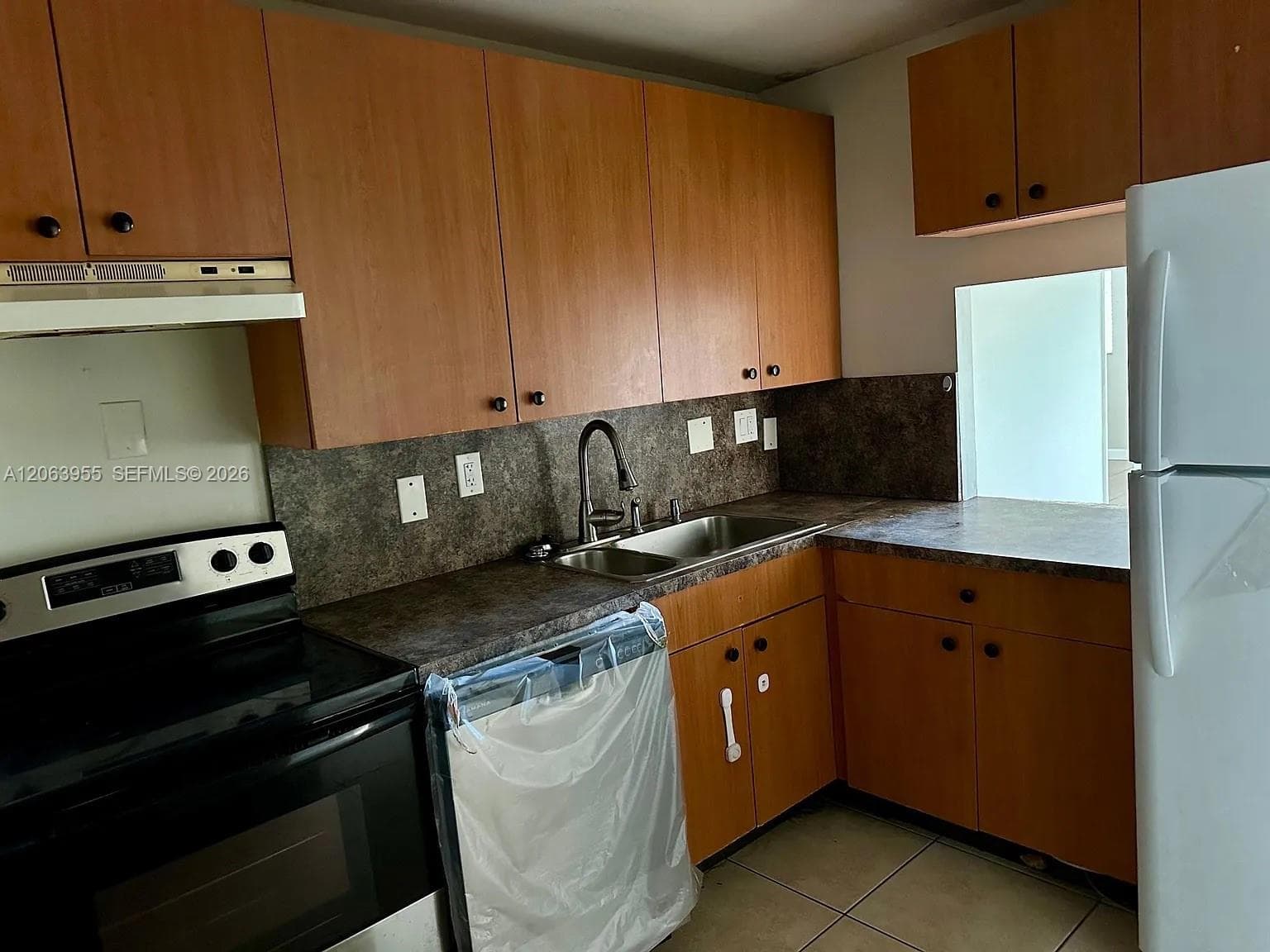 CRYSTAL HILLS II CONDO · #6 in Deerfield Beach - Photo 4