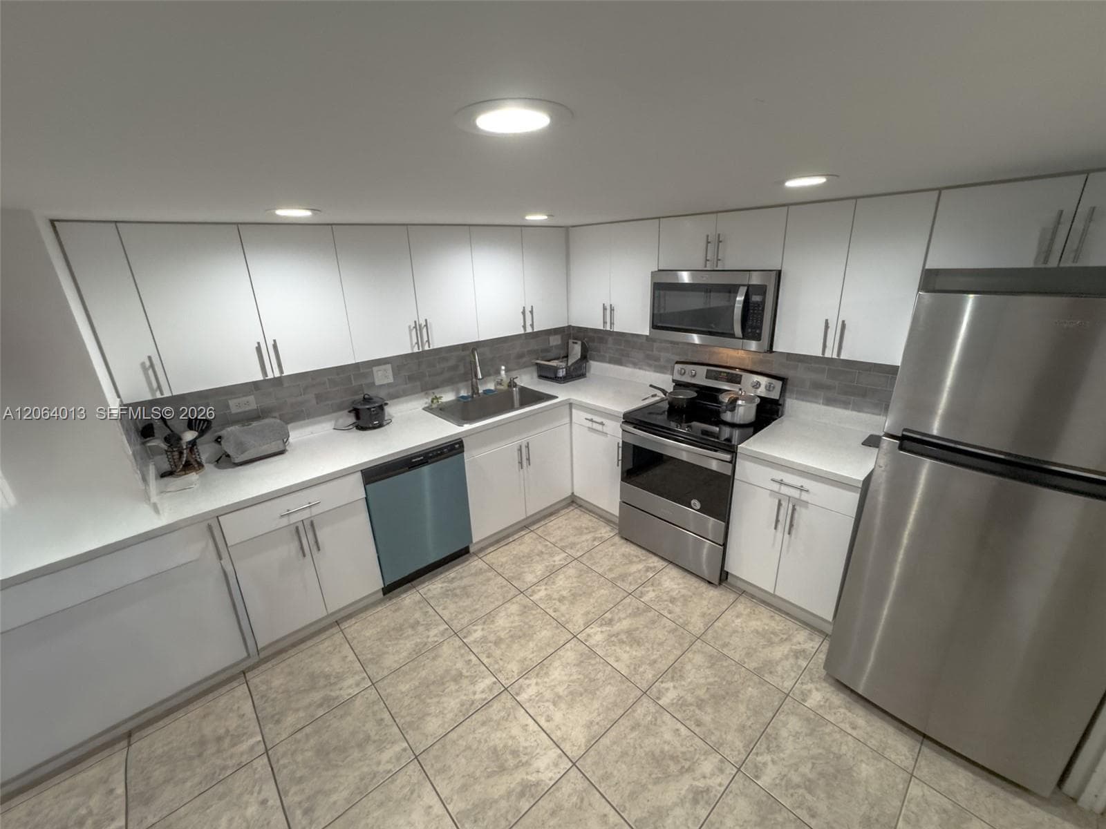 WINSTON TOWERS · #808 in Sunny Isles Beach - Photo 3