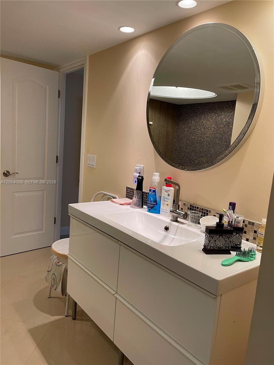PRINCE GEORGE · #3L in Hallandale Beach - Photo 17