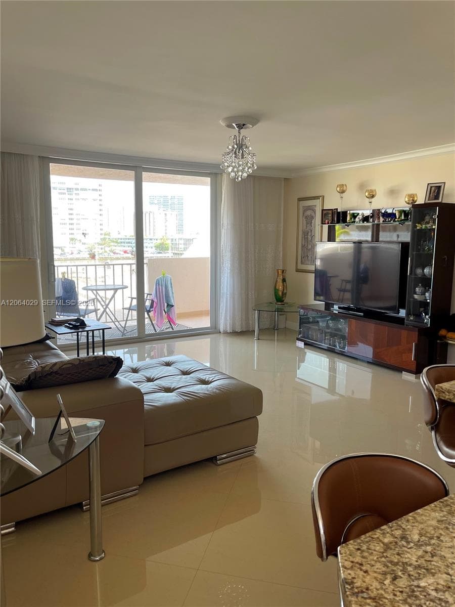 PRINCE GEORGE · #3L in Hallandale Beach - Photo 8